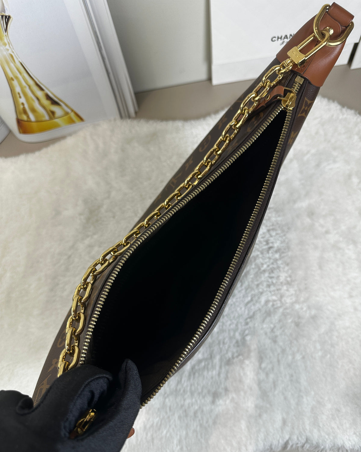 Louis Vuitton Loop Hobo - Brown - View 6