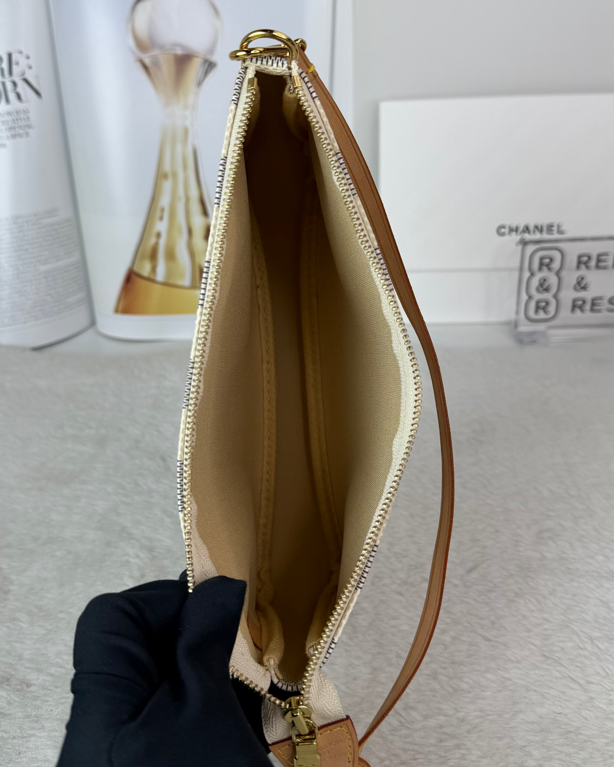 Louis Vuitton Mini Pochette Accessoires - Cream/ Beige - View 6