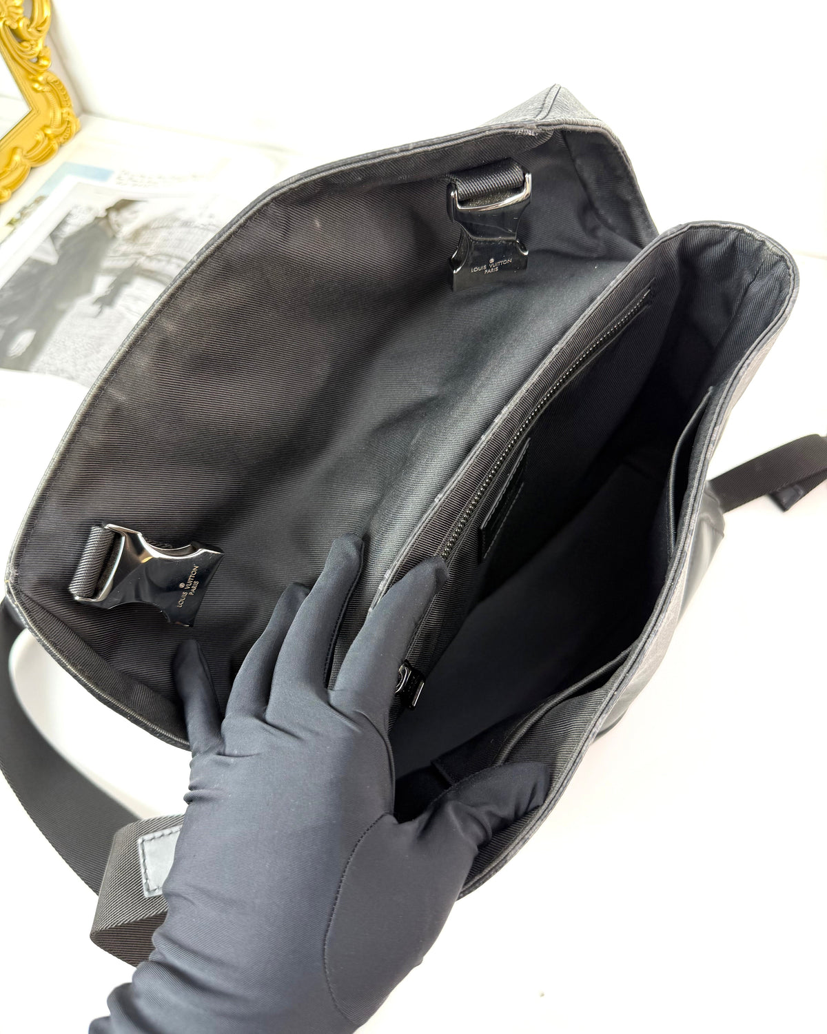 Louis Vuitton Messenger PM Voyager - Monogram Eclipse - View 7