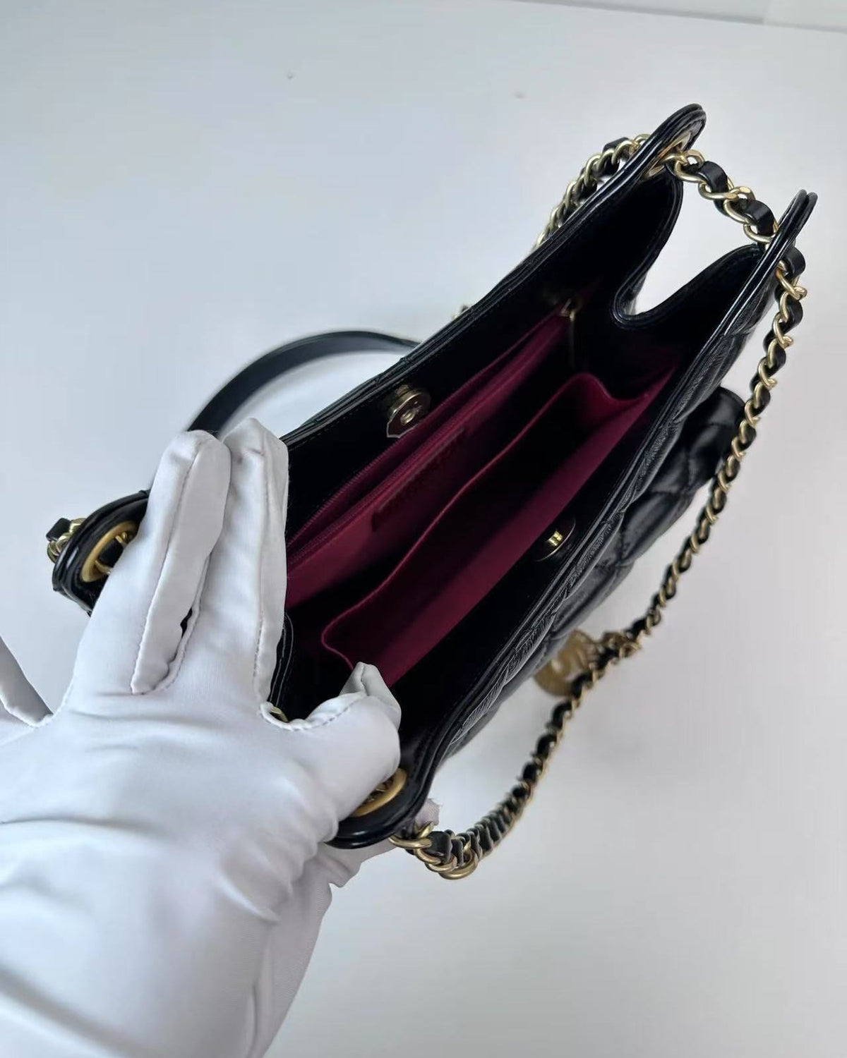 Chanel Wavy CC Hobo - Black - View 7