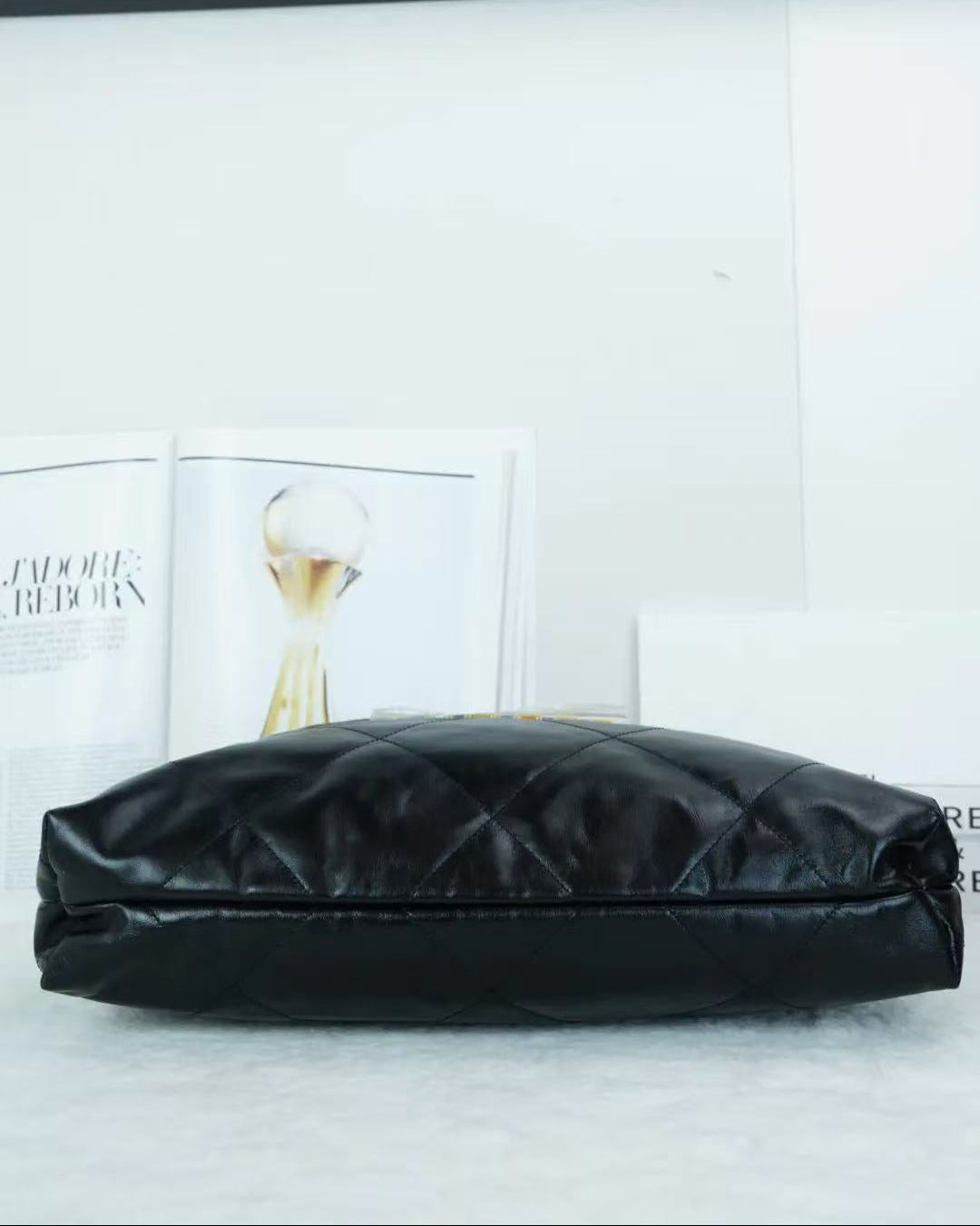 Chanel 22 Bag - Black - View 5