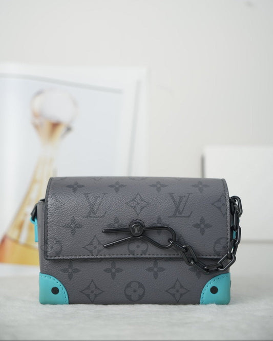 Louis Vuitton Steamer Wearable Wallet - View 1