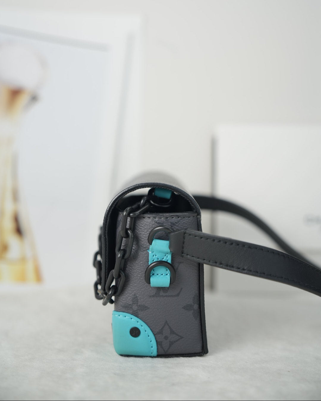 Louis Vuitton Steamer Wearable Wallet - View 3