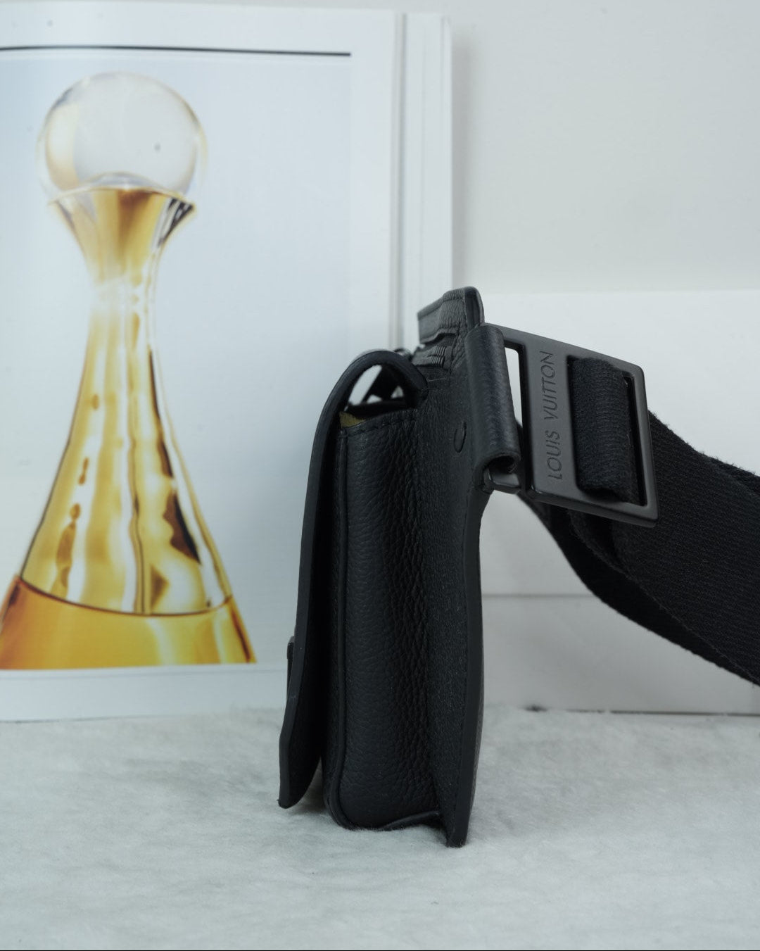 Louis Vuitton Aerogram Takeoff Sling Bag - Black - View 3