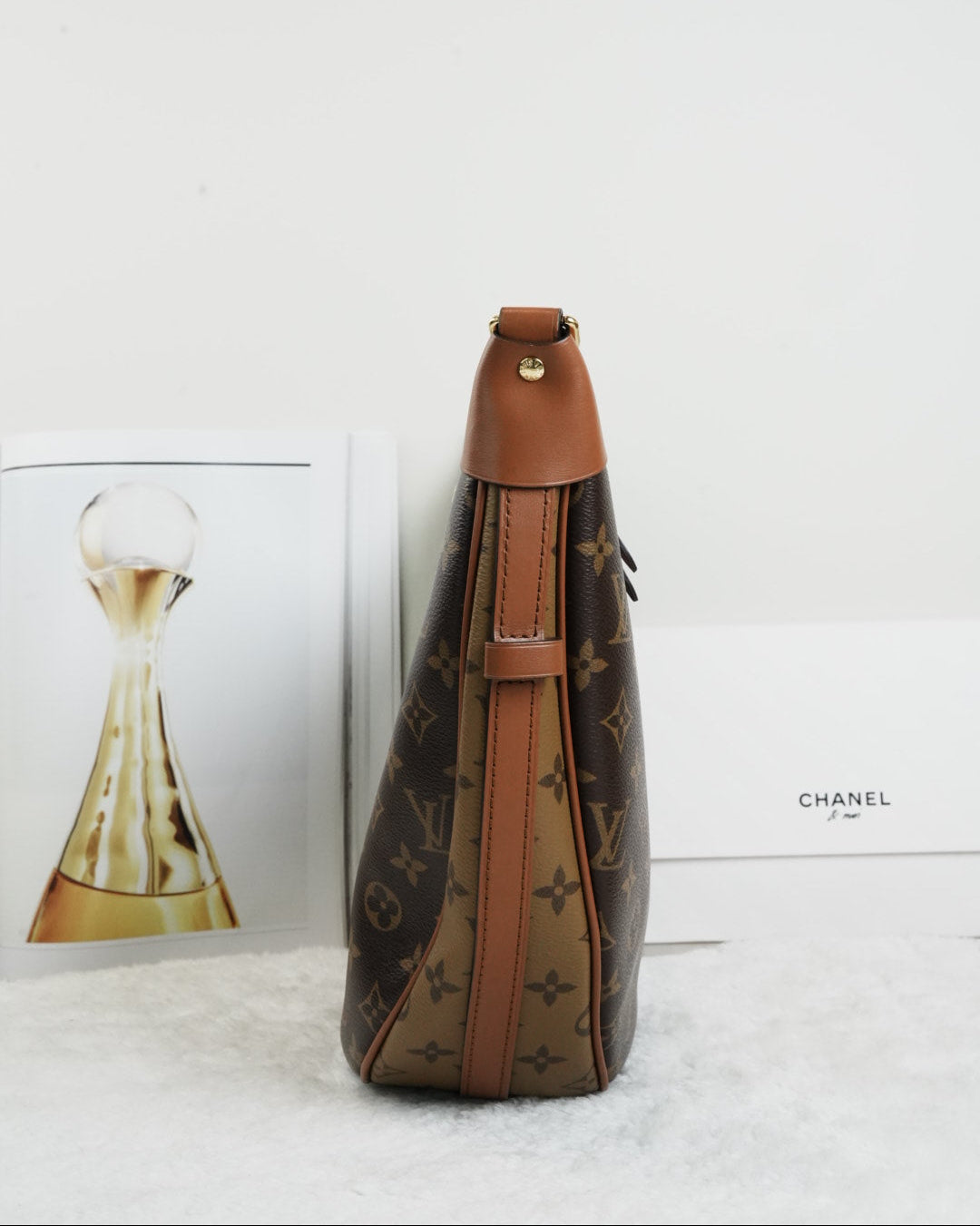 Louis Vuitton Loop Hobo - Brown - View 4
