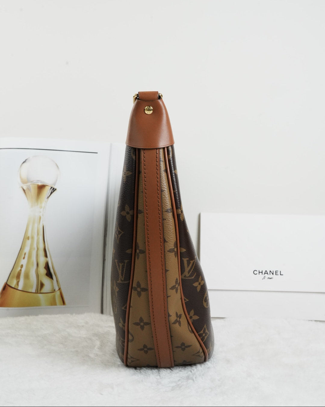 Louis Vuitton Loop Hobo - Brown - View 3