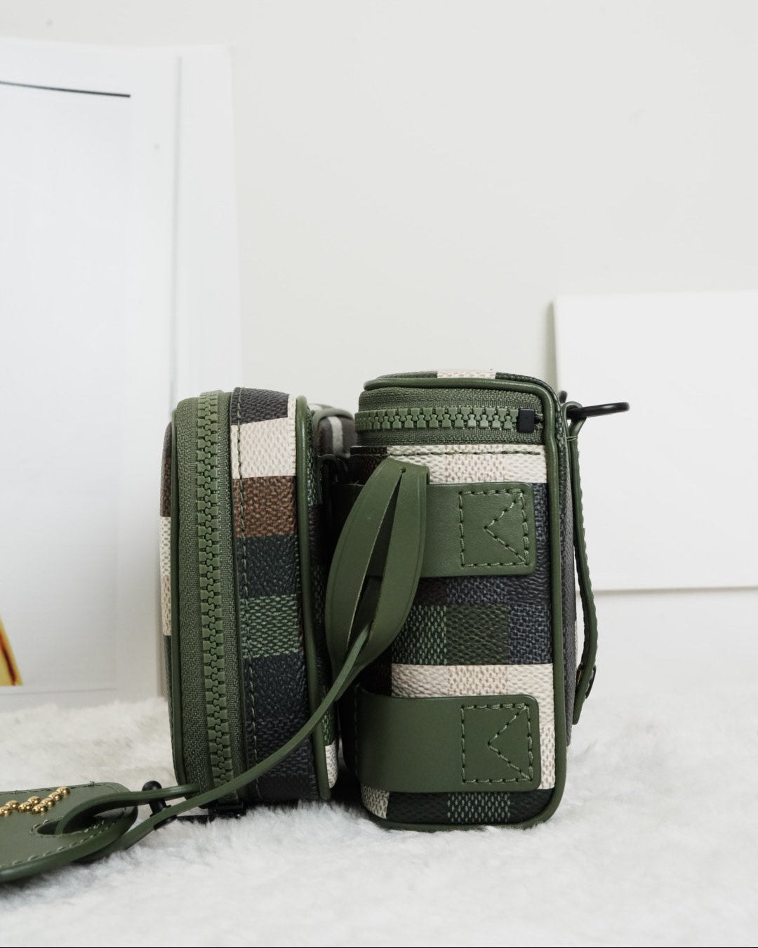 Louis Vuitton Trail Wearable Wallet - View 3