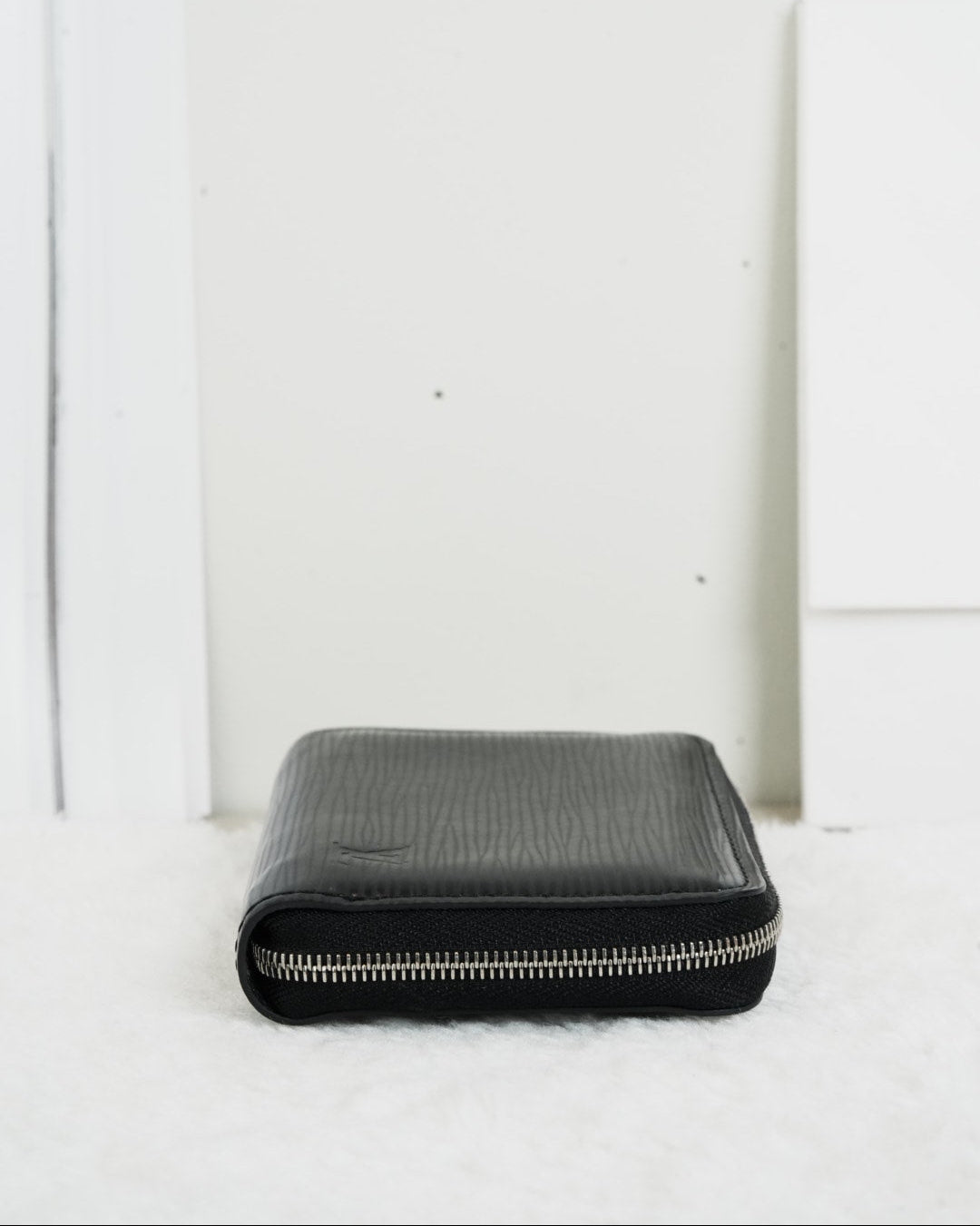 Louis Vuitton Zippy Coin Purse - Black - View 4