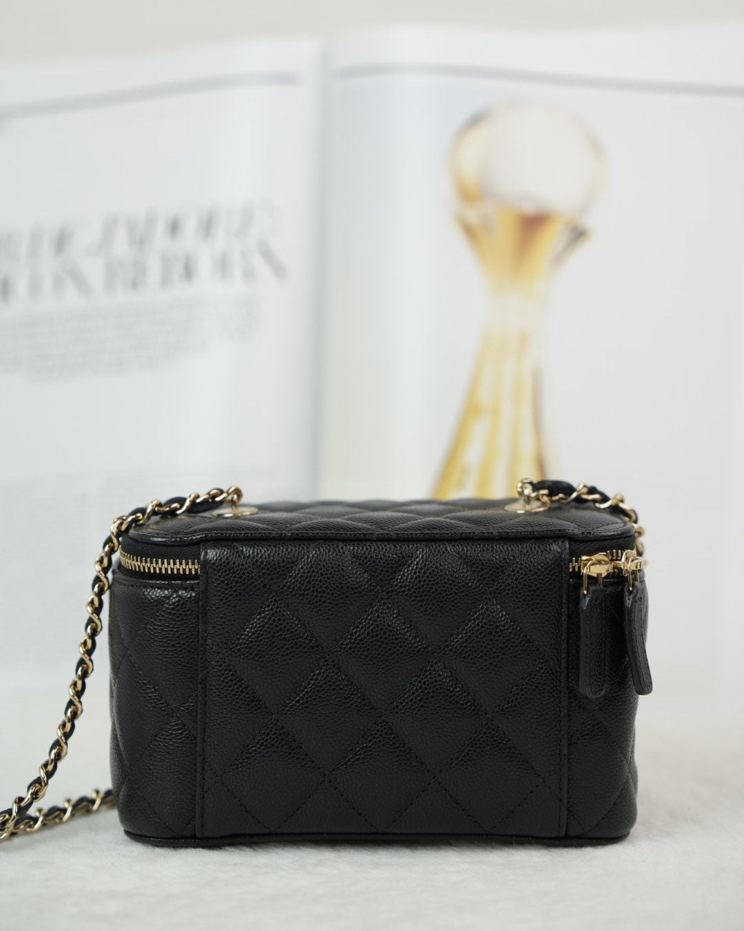 Chanel Vanity Case - Black - View 2