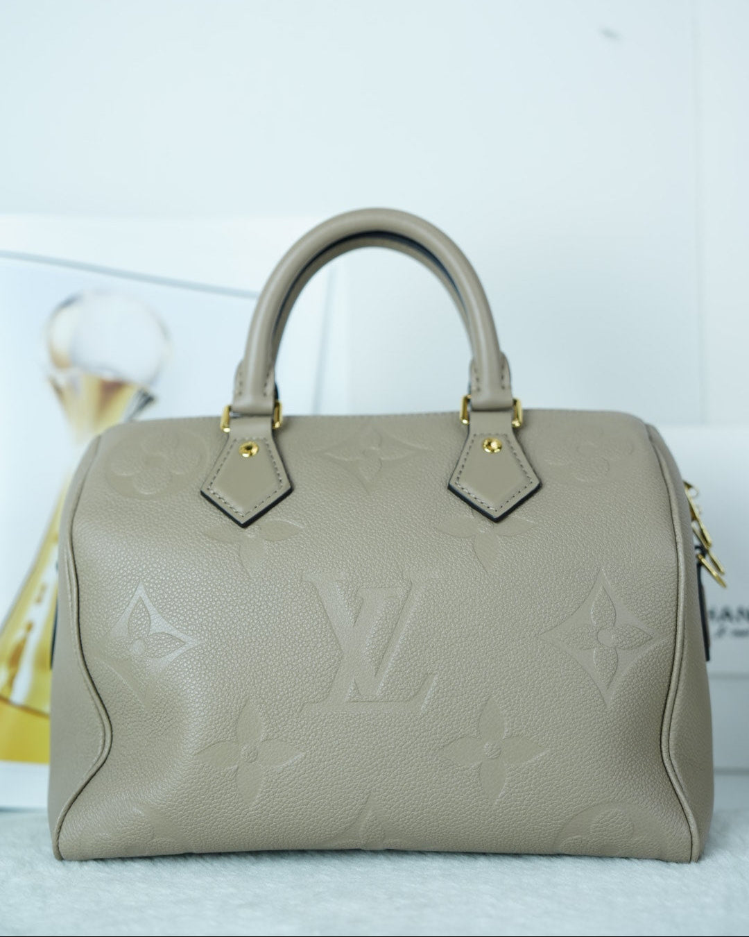 Louis Vuitton Speedy Bandoulière 25 Bag - Tourterelle - View 2