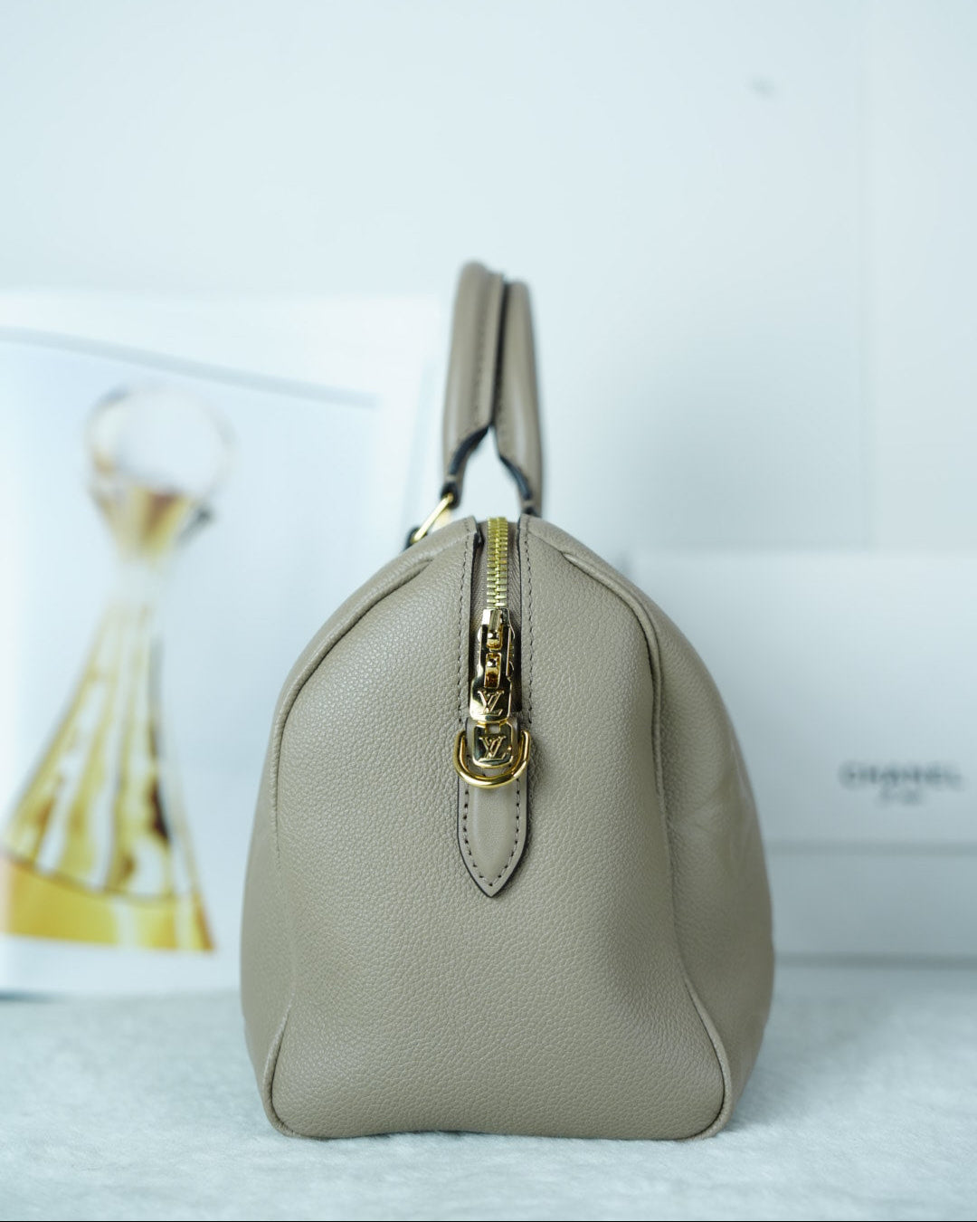 Louis Vuitton Speedy Bandoulière 25 Bag - Tourterelle - View 3