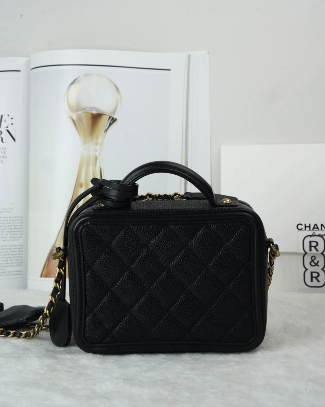 Chanel CC Filigree Vanity Case - Black - View 2