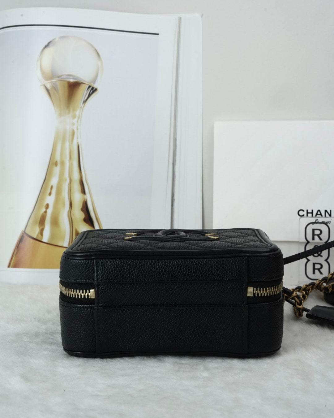 Chanel CC Filigree Vanity Case - Black - View 5
