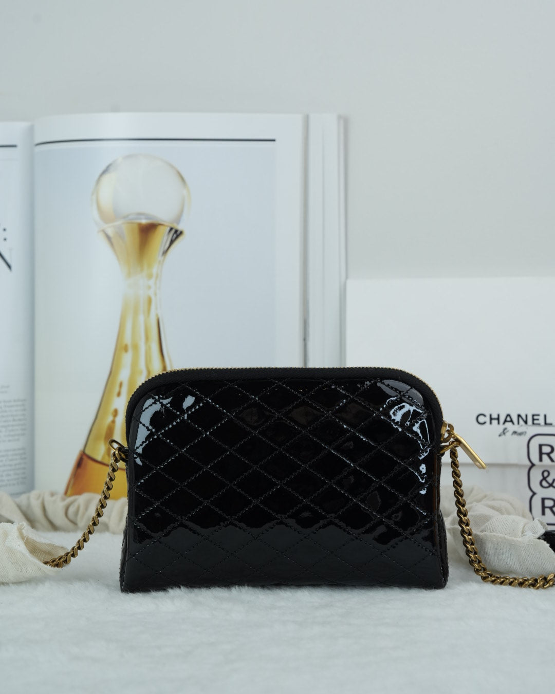 Saint Laurent Lou Quilted Camera Bag - Black - View 2