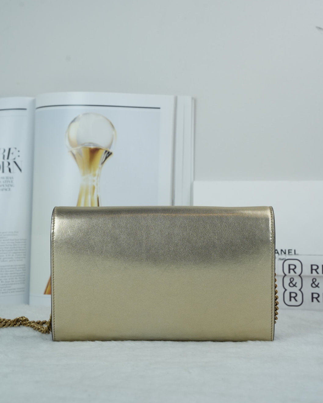 Saint Laurent Kate Medium Chain Wallet - Metallic Gold - View 2