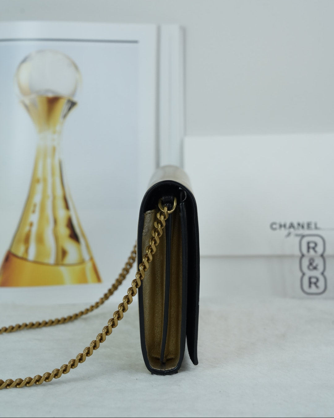 Saint Laurent Kate Medium Chain Wallet - Metallic Gold - View 3