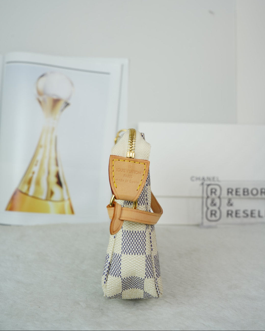 Louis Vuitton Mini Pochette Accessoires - Cream/ Beige - View 4