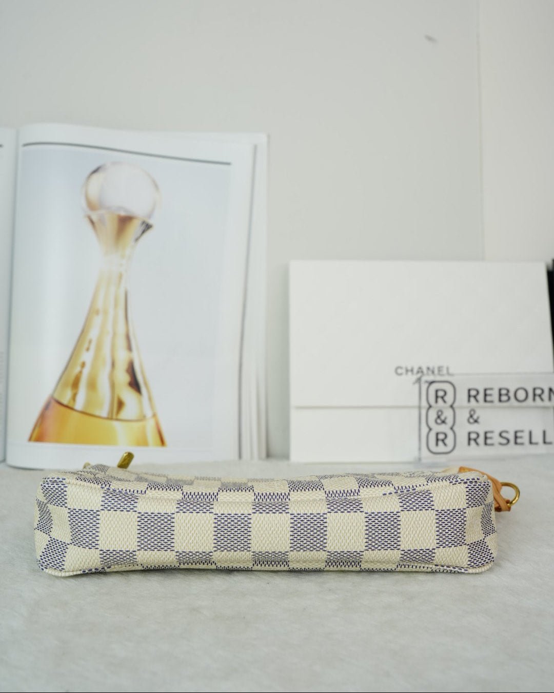 Louis Vuitton Mini Pochette Accessoires - Cream/ Beige - View 5