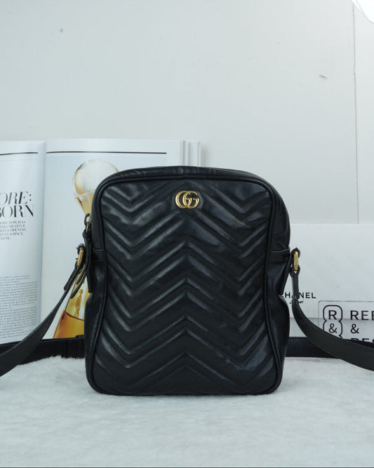 Gucci GG Marmont small matelassé shoulder bag - Black - View 1