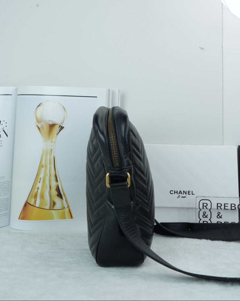 Gucci GG Marmont small matelassé shoulder bag - Black - View 4