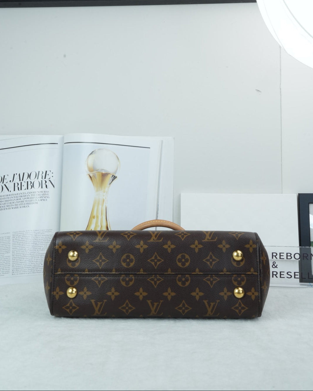 Louis Vuitton Cluny MM Bag - Monogram - View 5