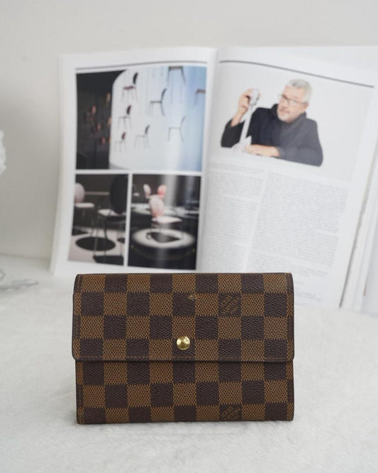 Louis Vuitton Sarah Wallet in Damier Ebene canvas - View 1