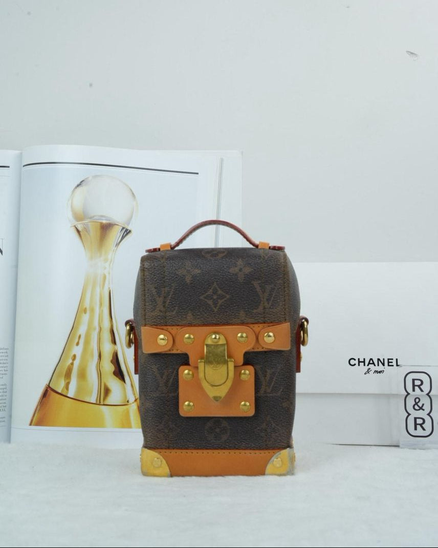 Louis Vuitton Soul Trunk Vertical - Monogram - View 1