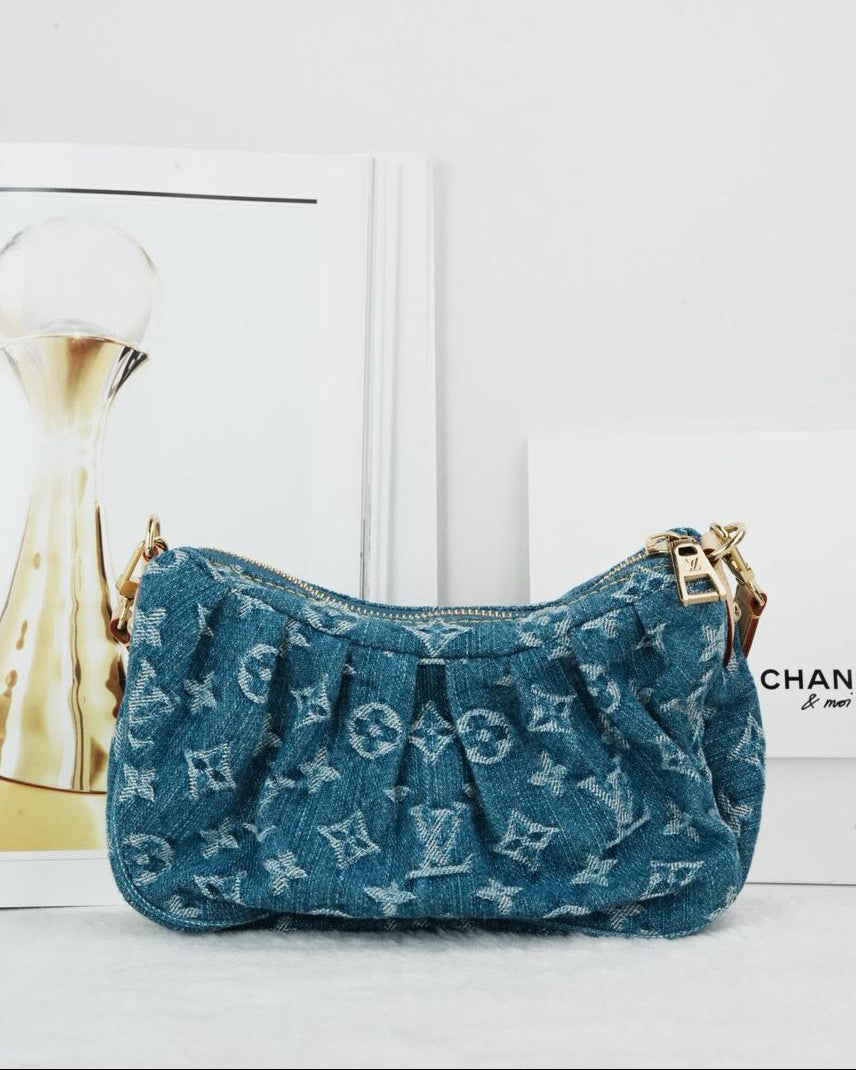Louis Vuitton Pochette Valley - Denim - View 1