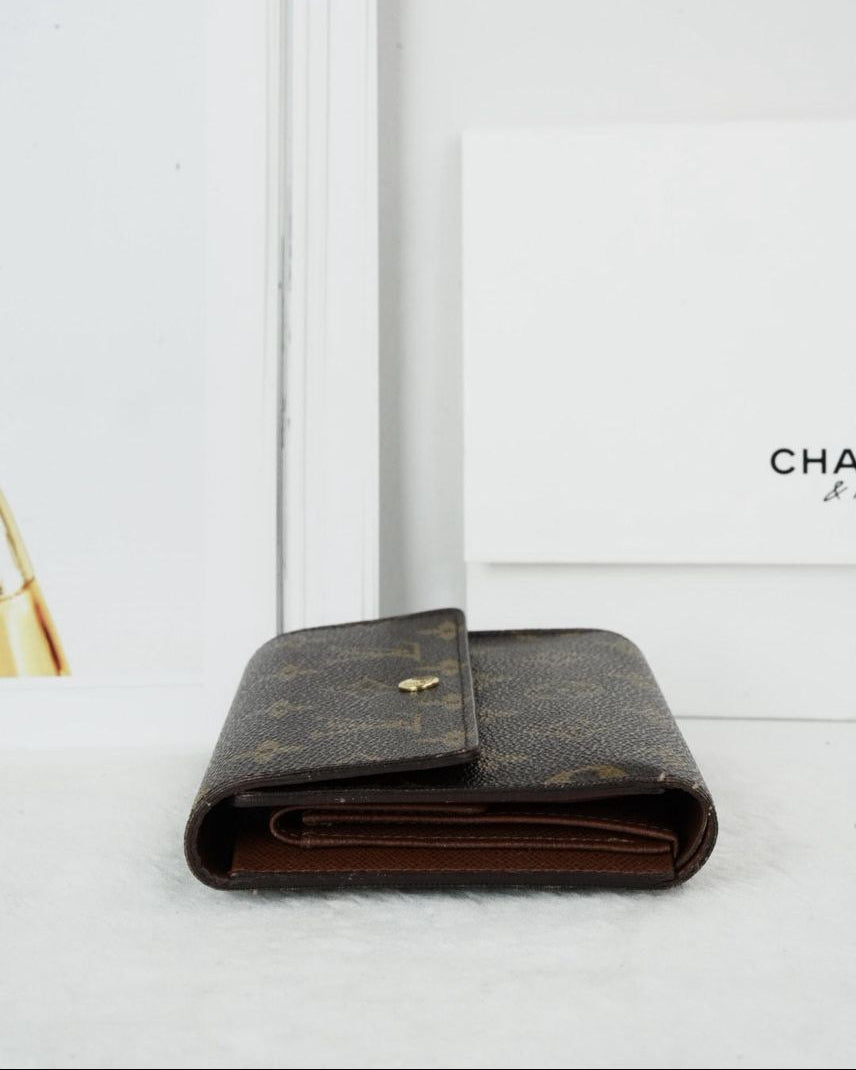 Louis Vuitton Tri-Fold Wallet - Monogram - View 4