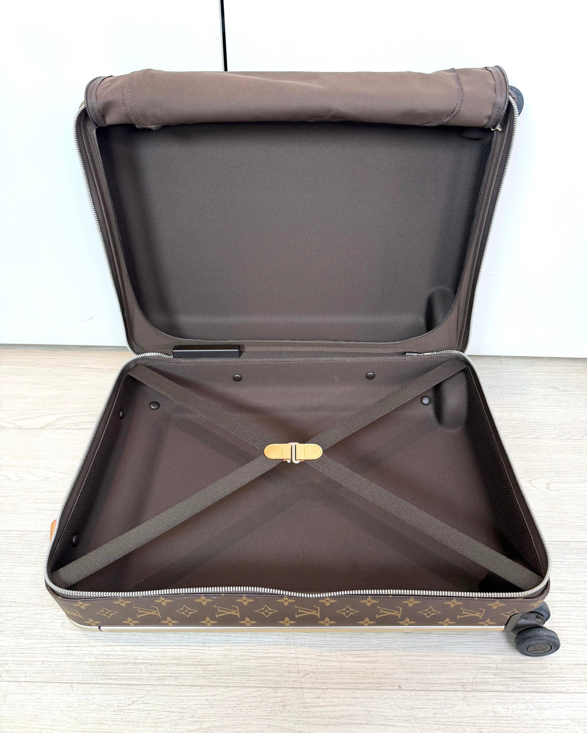 Louis Vuitton Horizon 50 - Brown Monogram - View 5