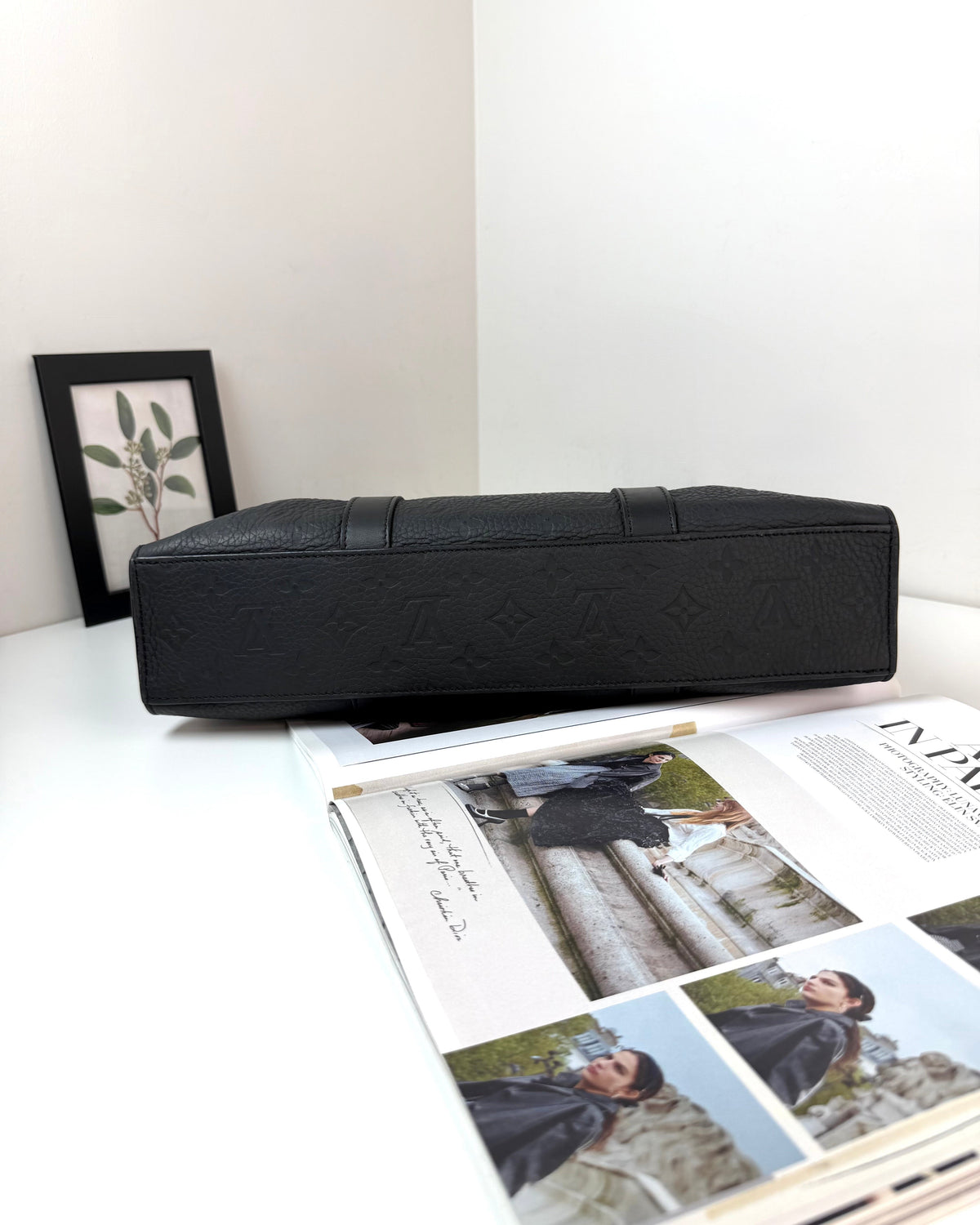 Louis Vuitton Sac Plat Cross Bag - Black - View 5