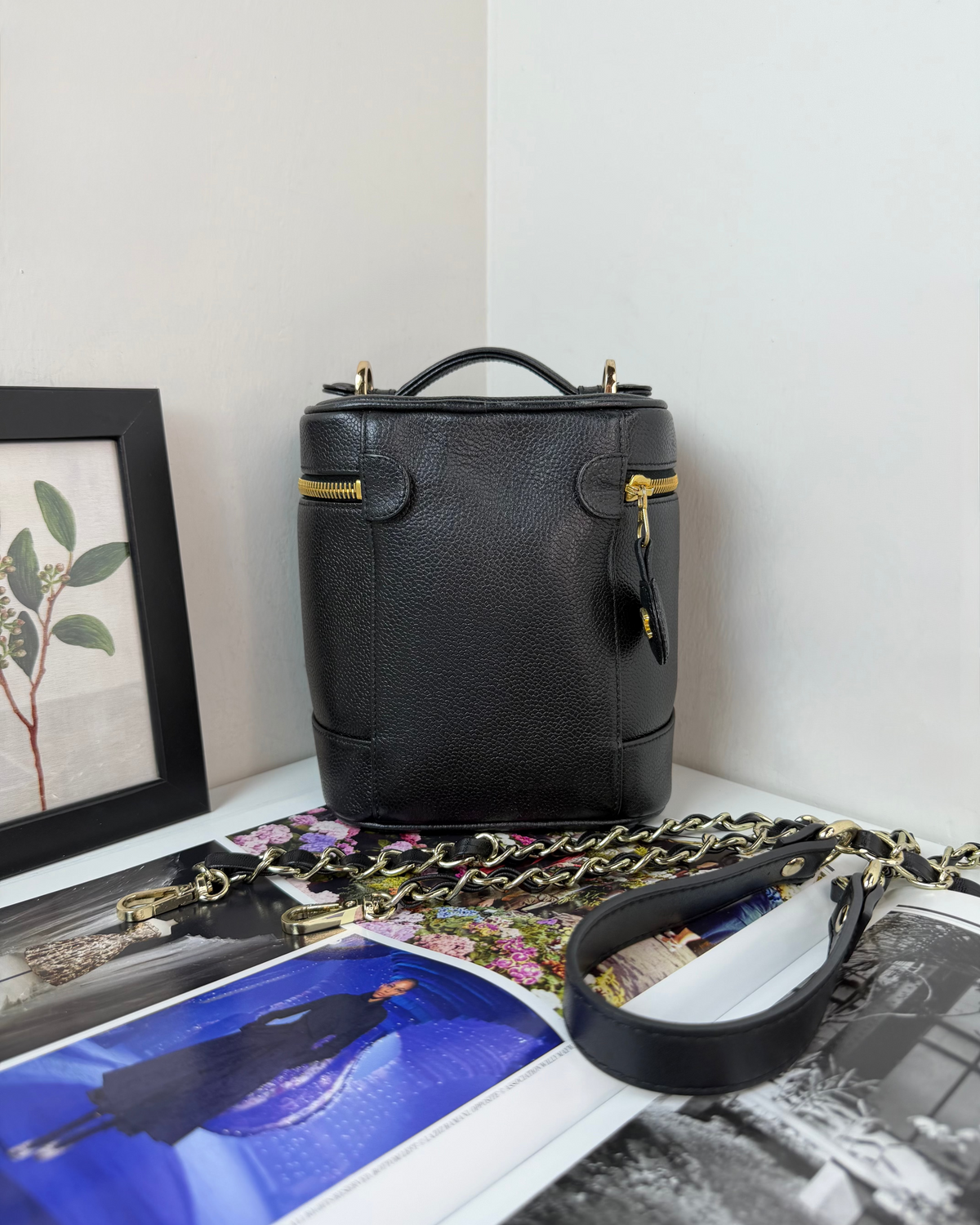 Chanel Vintage Vanity Case - Black - View 2
