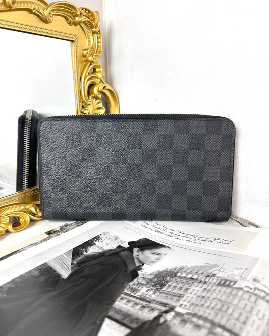 Louis Vuitton Zippy Wallet Horizontal - Graphite - View 1