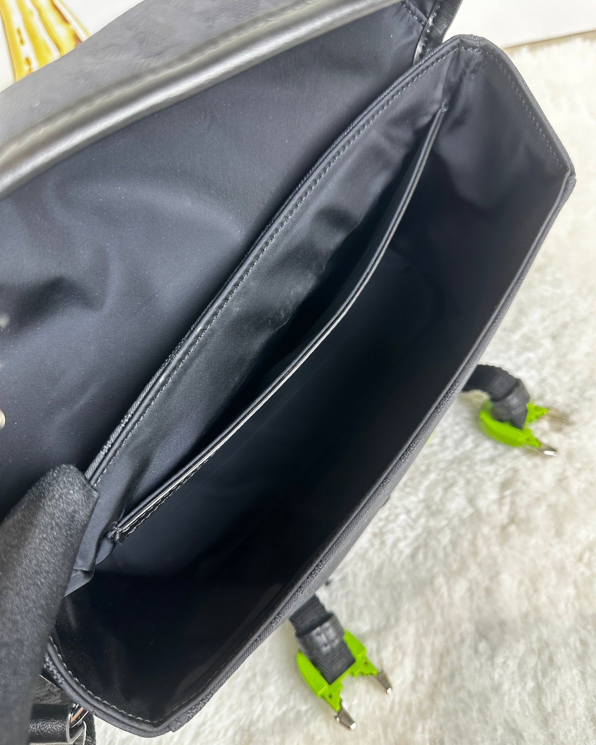 Dior Hit Road Messenger Bag - Black - View 6