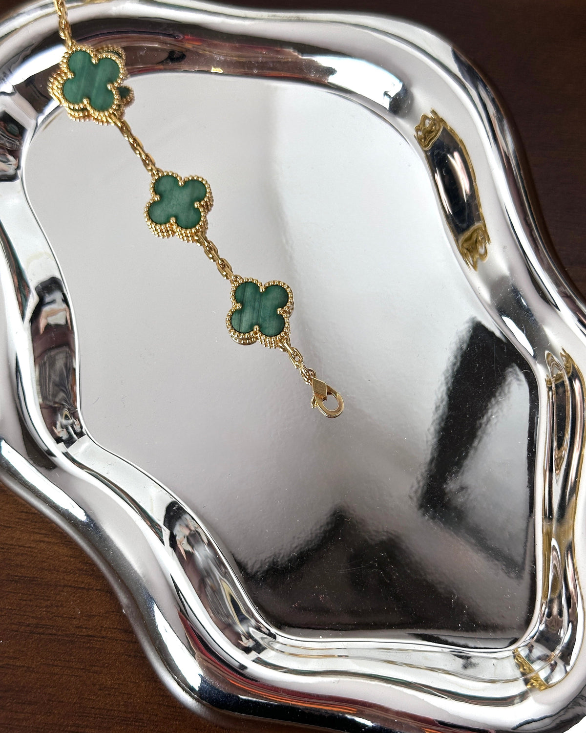 Van Cleef & Arpels Vintage Alhambra Bracelet, 5 motifs - Green And Gold - View 3