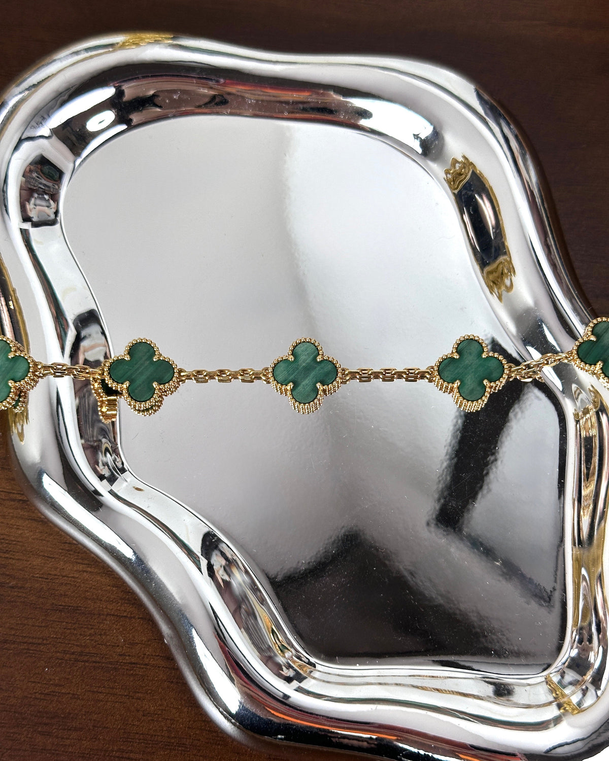Van Cleef & Arpels Vintage Alhambra Bracelet, 5 motifs - Green And Gold - View 4