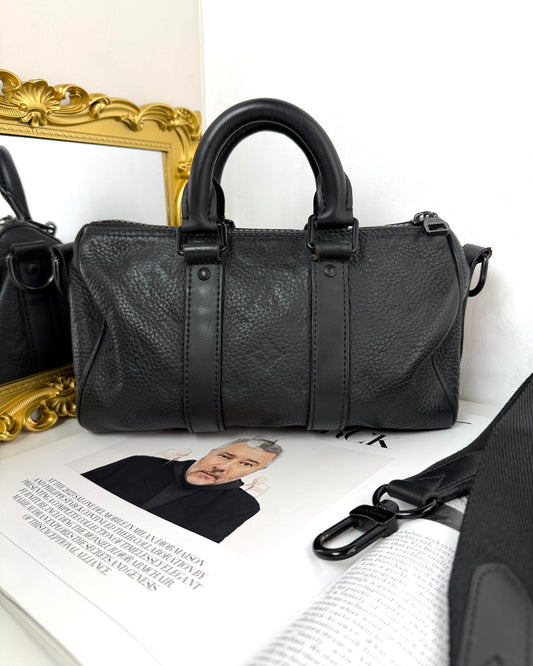 Louis Vuitton Keepall Bandoulière 25 Bag - Black - View 1