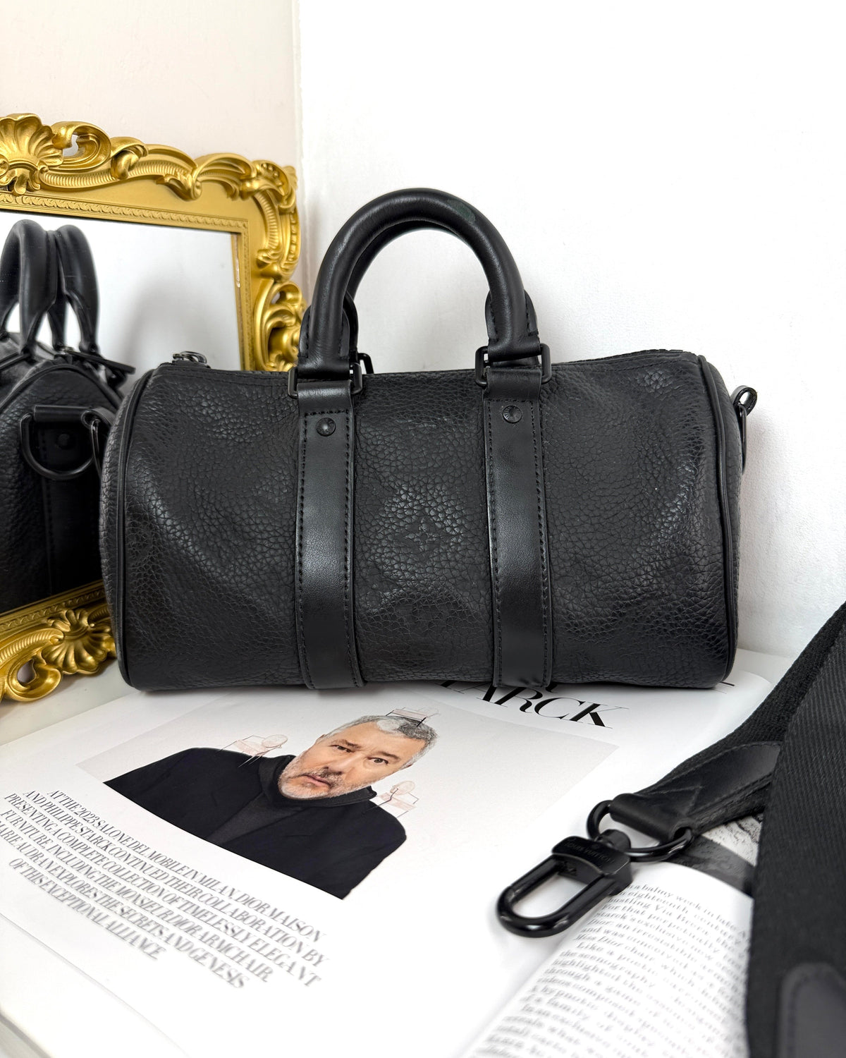 Louis Vuitton Keepall Bandoulière 25 Bag - Black - View 2