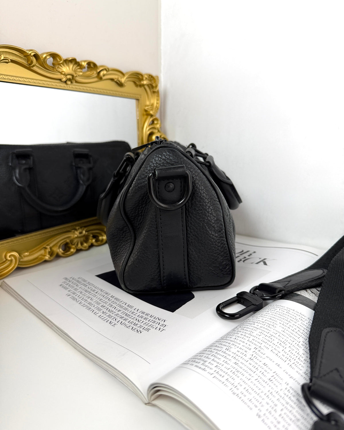Louis Vuitton Keepall Bandoulière 25 Bag - Black - View 4
