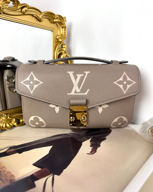 Louis Vuitton Pochette Métis East West - Tourterelle - View 1