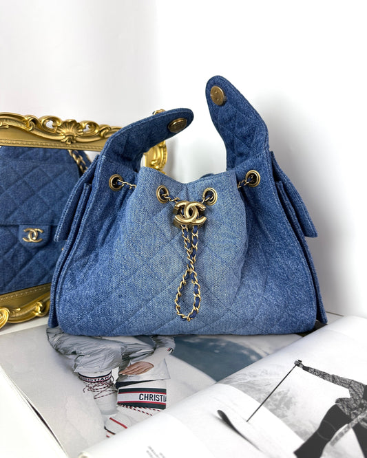 Chanel 25 Small Handbag - Blue - View 1