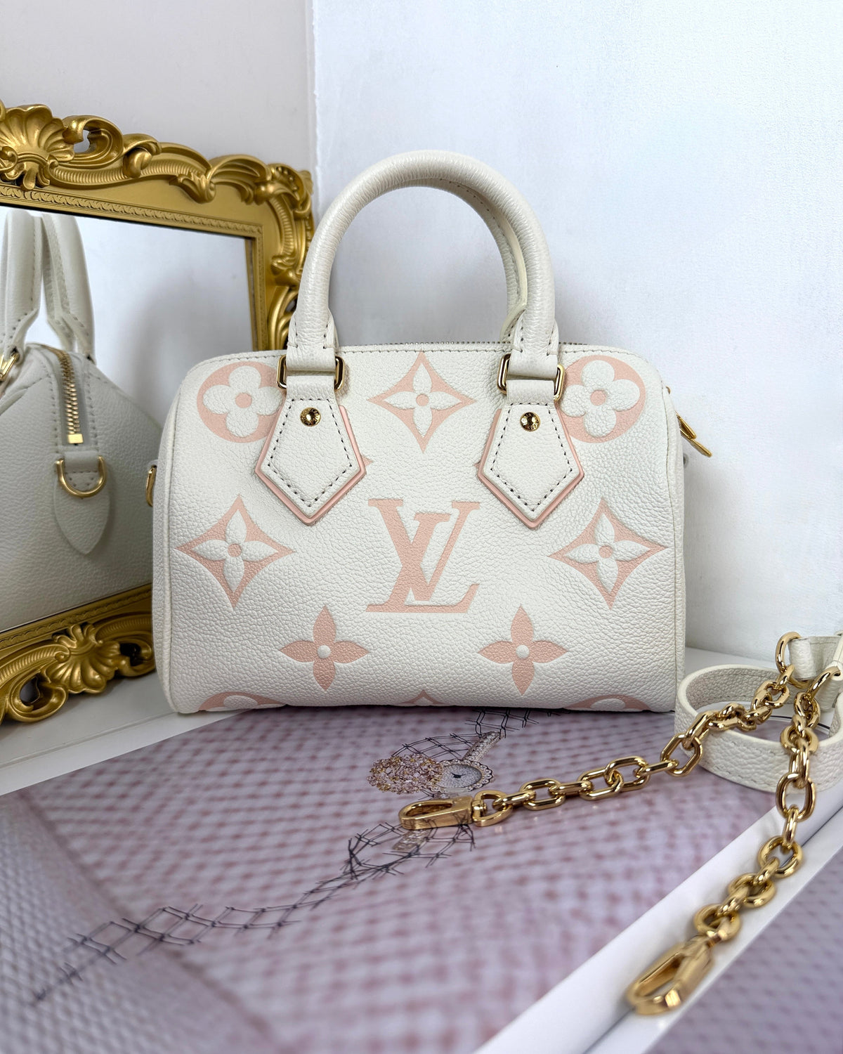 Louis Vuitton Speedy Bandoulière 20 Bag - Crème/ Rose Trianon - View 2