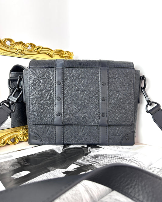 Louis Vuitton Trunk Messenger - Black - View 1