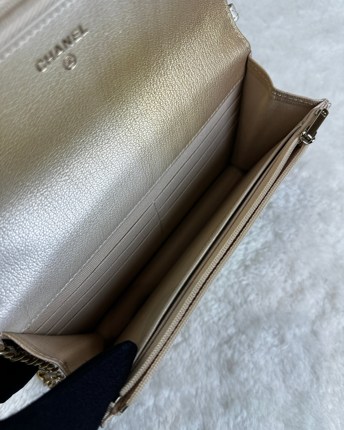 Chanel Wallet on Chain - White, Iridescent - View 6