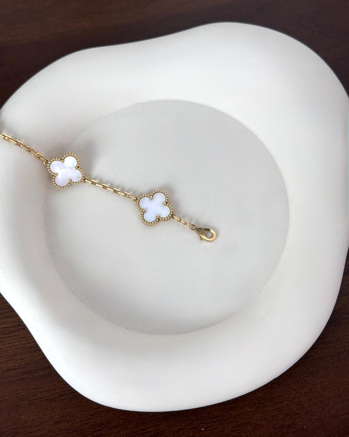 Van Cleef & Arpels Vintage Alhambra Bracelet, 5 motifs - Yellow Gold And White - View 2