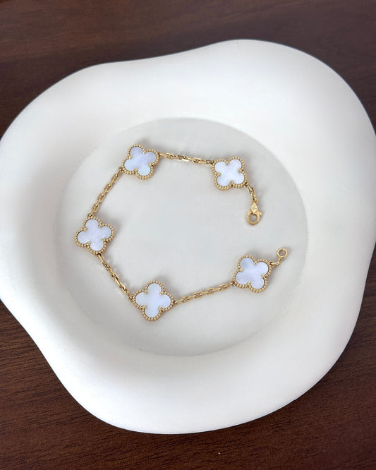 Van Cleef & Arpels Vintage Alhambra Bracelet, 5 motifs - Yellow Gold And White - View 1