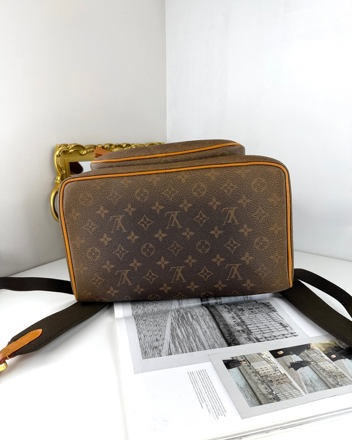 Louis Vuitton Montsouris Backpack - View 5