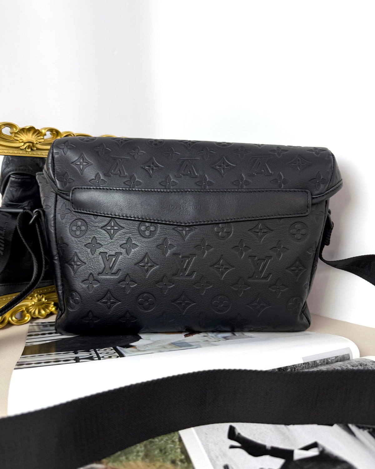 Louis Vuitton Messenger Voyager PM - Black - View 2