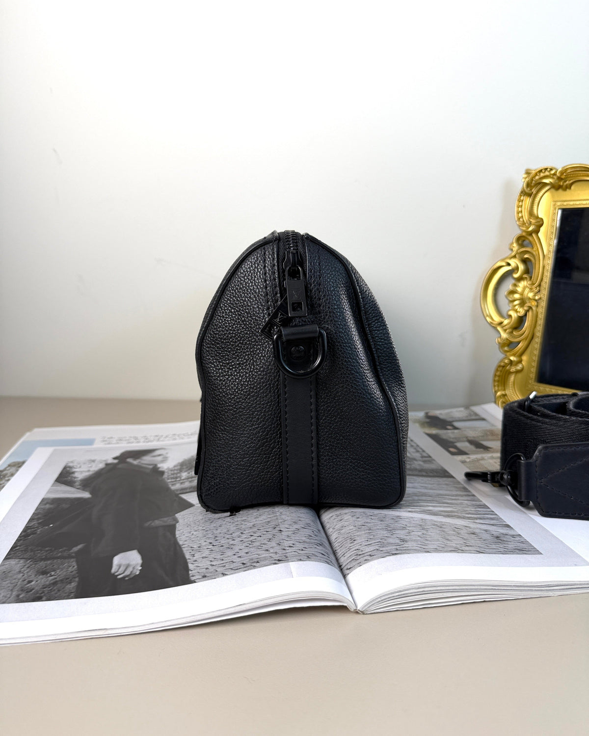 Louis Vuitton City Keepall Bag - Noir - View 4