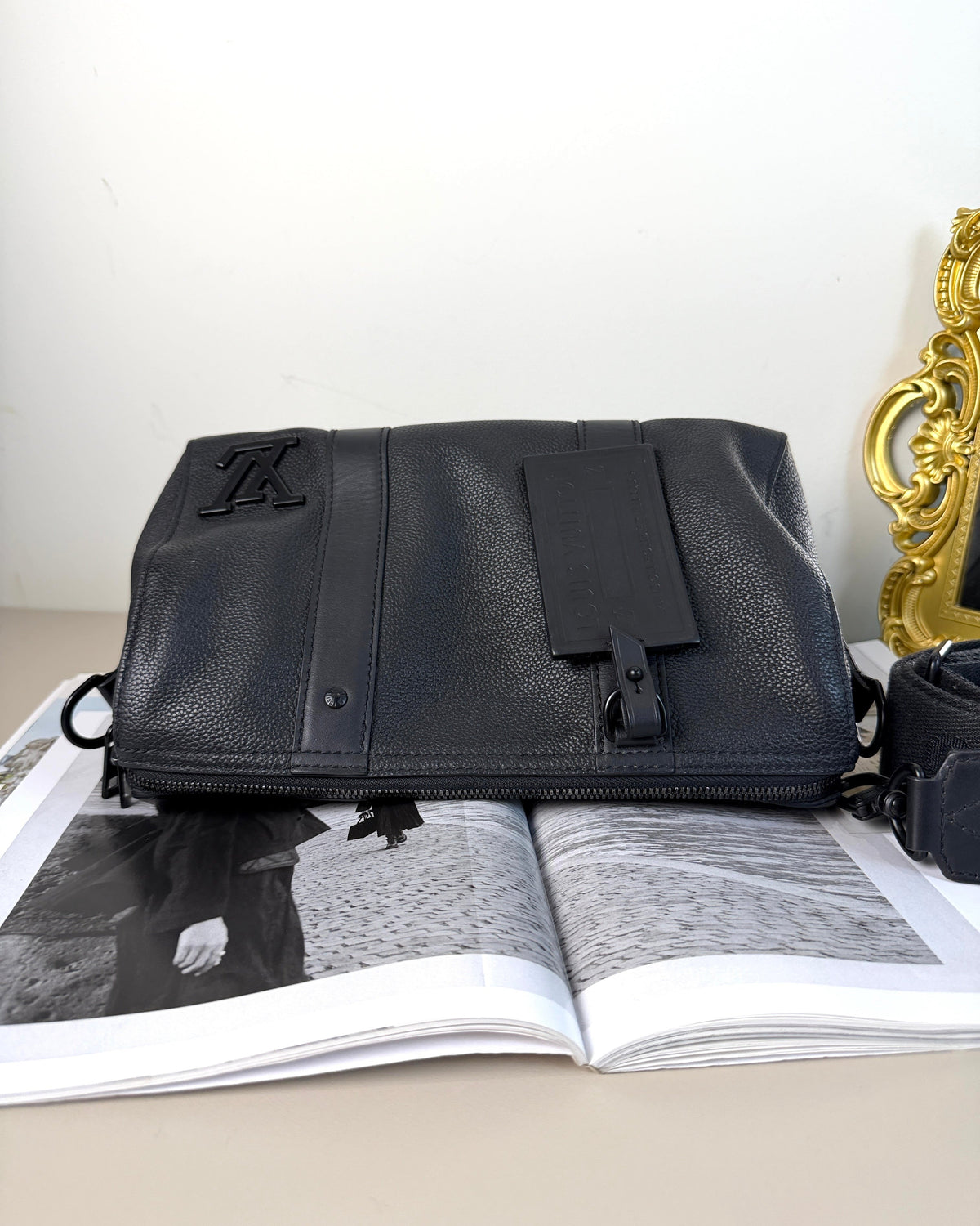 Louis Vuitton City Keepall Bag - Noir - View 6